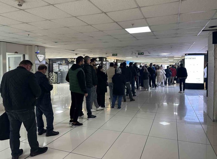 İSTANBUL’DA ALTIN KUYRUĞU