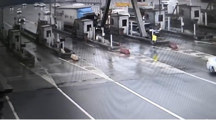 KUZEY MARMARA OTOYOLU’NDA 1 KİŞİNİN HAYATINI KAYBETTİĞİ KAZA ANI KAMERADA