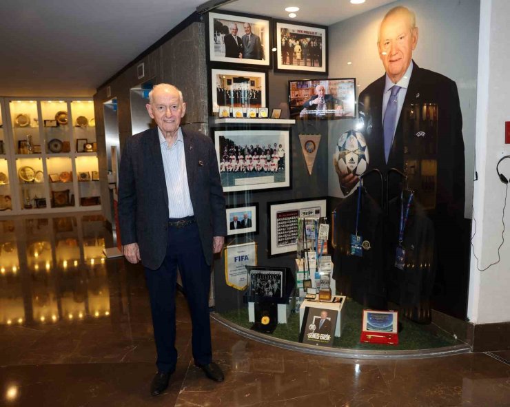 TFF MÜZESİ’NDE ŞENES ERZİK KÖŞESİ AÇILDI