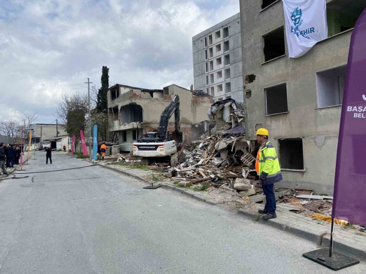 BAŞAKŞEHİR ZİYA GÖKALP MAHALLESİ’NDE KENTSEL DÖNÜŞÜM ÇALIŞMASI DEVAM EDİYOR