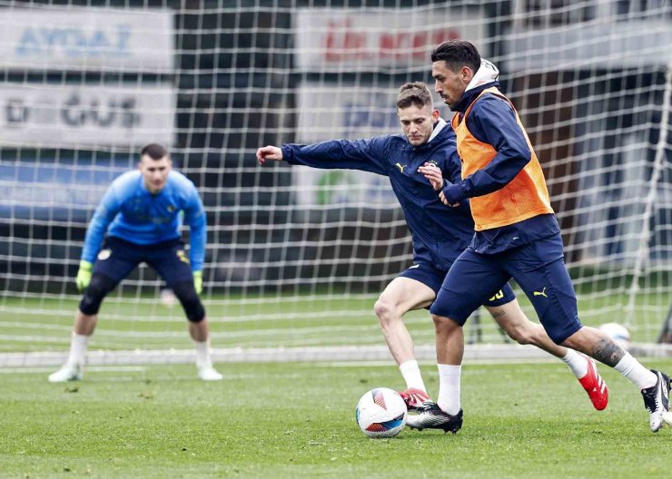 FENERBAHÇE, SİVASSPOR MAÇI HAZIRLIKLARINA BAŞLADI