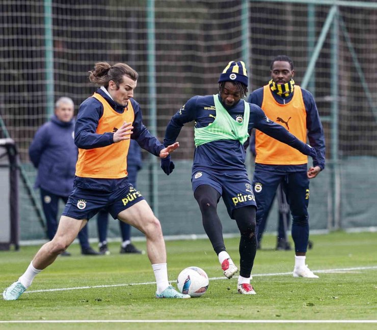 FENERBAHÇE, SİVASSPOR MAÇI HAZIRLIKLARINA BAŞLADI