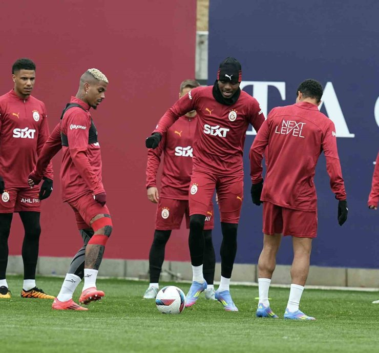 GALATASARAY, SAMSUNSPOR MAÇI HAZIRLIKLARINA DEVAM ETTİ
