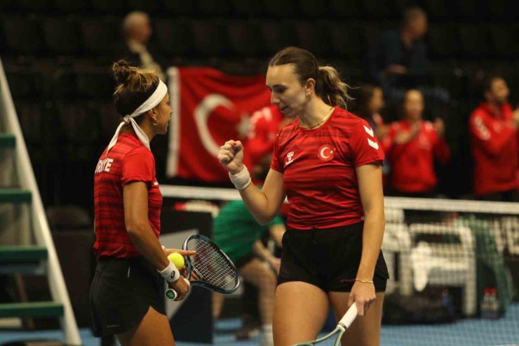 A MİLLİ KADIN TENİS TAKIMI, FRANSA’YI MAĞLUP ETTİ