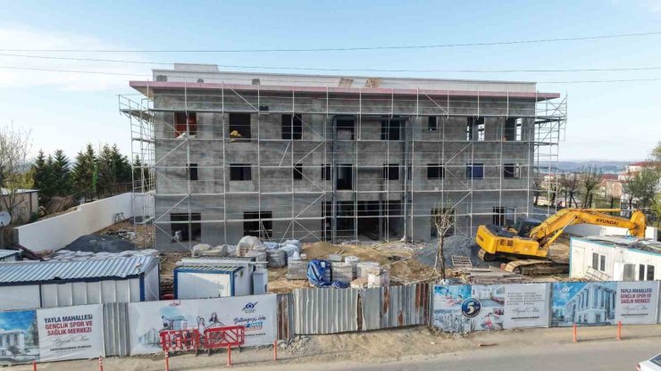 SULTANGAZİ’DE GENÇLİK, SPOR VE SAĞLIK MERKEZİ HIZLA YÜKSELİYOR