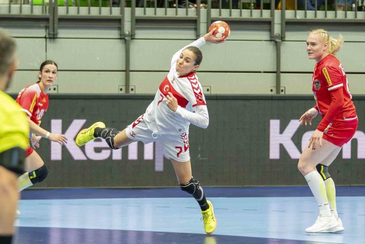 A MİLLİ KADIN HENTBOL TAKIMI, AVUSTURYA’YA 36-29 MAĞLUP OLDU