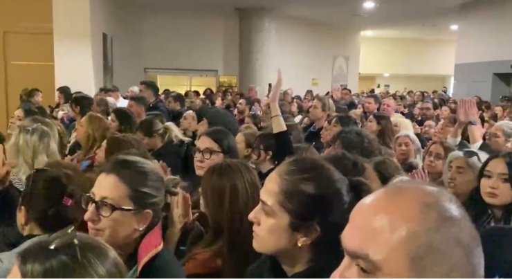 AHMET MİNGUİZZİ’Yİ BIÇAKLAYARAK ÖLDÜREN SANIK HAKİM KARŞISINA ÇIKTI