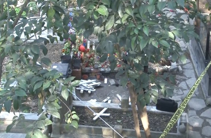 İTALYAN ŞEFİN OĞLU MATTİA AHMET MİNGUZZİ’NİN MEZARINA SALDIRI