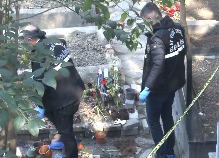 İTALYAN ŞEFİN OĞLU MATTİA AHMET MİNGUZZİ’NİN MEZARINA SALDIRI