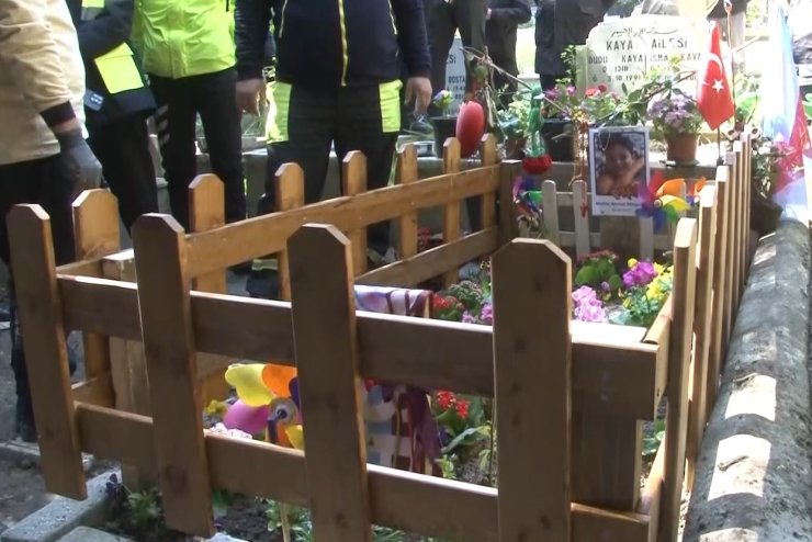 İTALYAN ŞEFİN OĞLU MATTİA AHMET MİNGUZZİ’NİN TAHRİP EDİLEN MEZARI ONARILDI