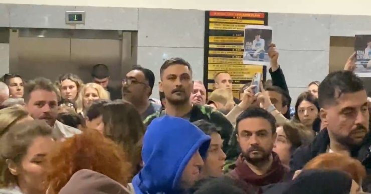 MATTİA AHMET İÇİN YÜZLERCE KİŞİ KARTAL ADLİYESİ’NE AKIN ETTİ