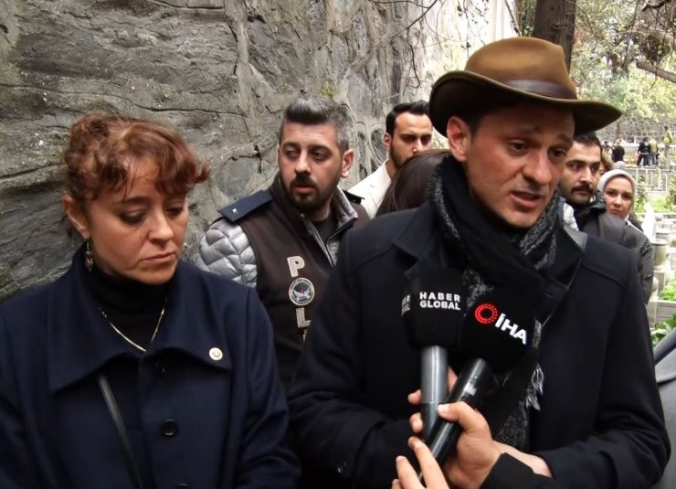 DURUŞMA SONRASI AİLESİNDEN MATTİA AHMET MİNGUZZİ’NİN TAHRİP EDİLEN MEZARINA ZİYARET