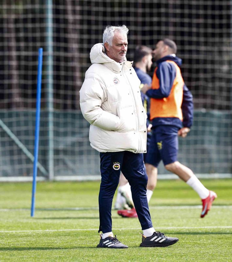 FENERBAHÇE’DE, SİVASSPOR MAÇI HAZIRLIKLARI DEVAM ETTİ