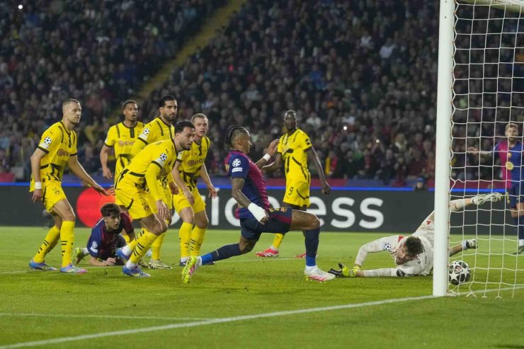 BARCELONA YARI FİNAL KAPISINI ARALADI