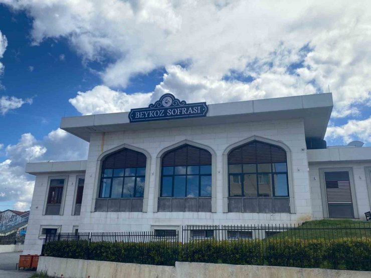 BEYKOZ SOFRASI BEYKOZ BELEDİYESİ TARAFINDAN KAPATILDI, VATANDAŞLAR TEPKİ GÖSTERDİ