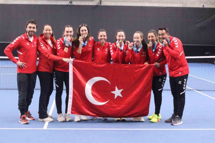 A MİLLİ KADIN TENİS TAKIMI, LİTVANYA’DA TARİH YAZDI