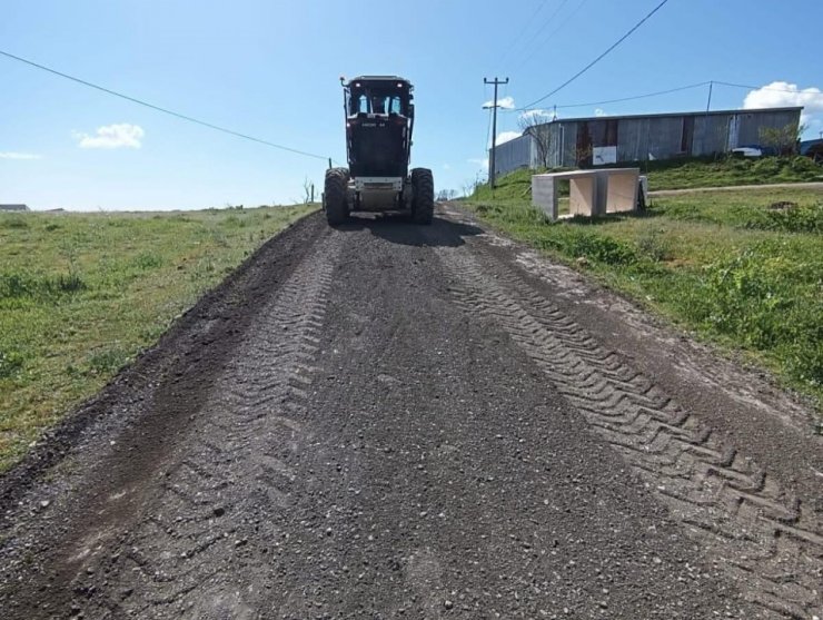 SİLİVRİ’DE YOL BAKIM VE ONARIM ÇALIŞMALARI ARALIKSIZ SÜRÜYOR