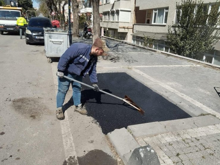 SİLİVRİ’DE YOL BAKIM VE ONARIM ÇALIŞMALARI ARALIKSIZ SÜRÜYOR