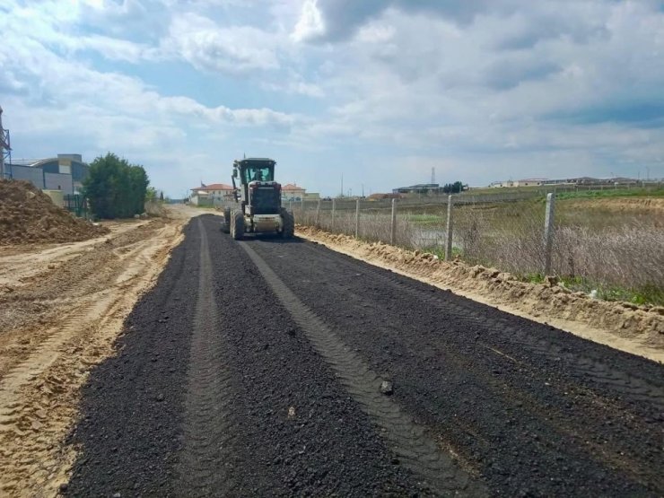 SİLİVRİ’DE YOL BAKIM VE ONARIM ÇALIŞMALARI ARALIKSIZ SÜRÜYOR