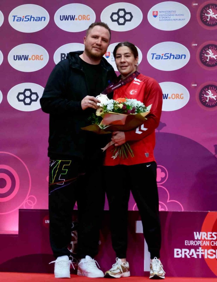 YASEMİN ADAR YİĞİT, MİNDERE VEDA ETTİ