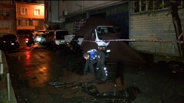 İSTANBUL’U LODOS VURDU: BEYOĞLU’NDA BİNA ÇÖKTÜ, KAĞITHANE’DE ÇATI UÇTU