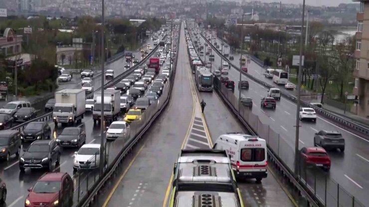 AVCILAR METROBÜS KAZASI: 2’Sİ ÇOCUK 21 YARALI