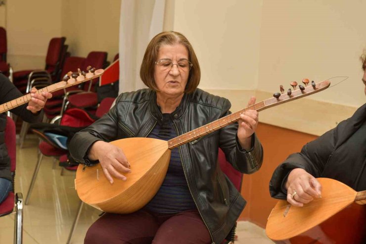 ESENYURTLULARA 9 FARKLI BRANŞTA MÜZİK EĞİTİMİ