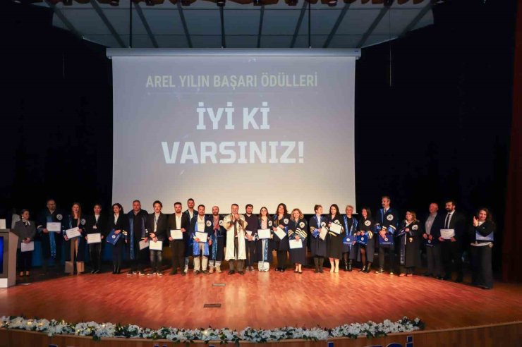 GİRİŞİMCİ MEZUNLAR ÖDÜLLENDİRİLDİ