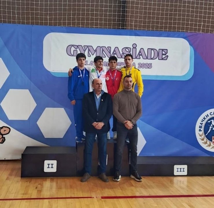 SULTANGAZİLİ GÜREŞÇİ DÜNYA 3.’SÜ OLDU