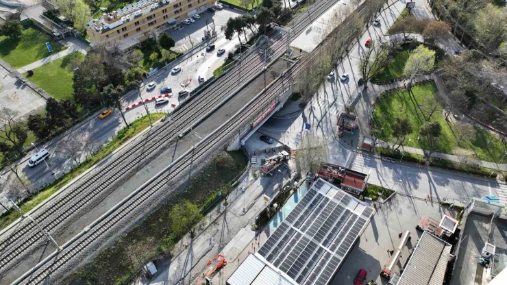 FLORYA’DA 44 GÜNDÜR BİTMEYEN YOL ÇİLESİ