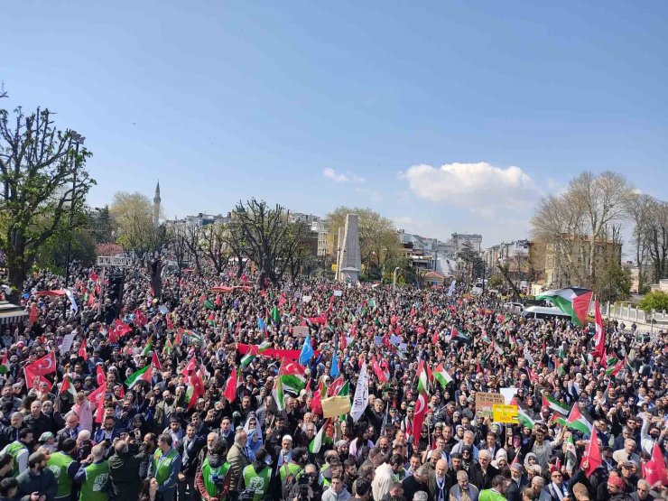 İSTANBUL’DA FİLİSTİN’E DESTEK YÜRÜYÜŞÜ YAPILDI