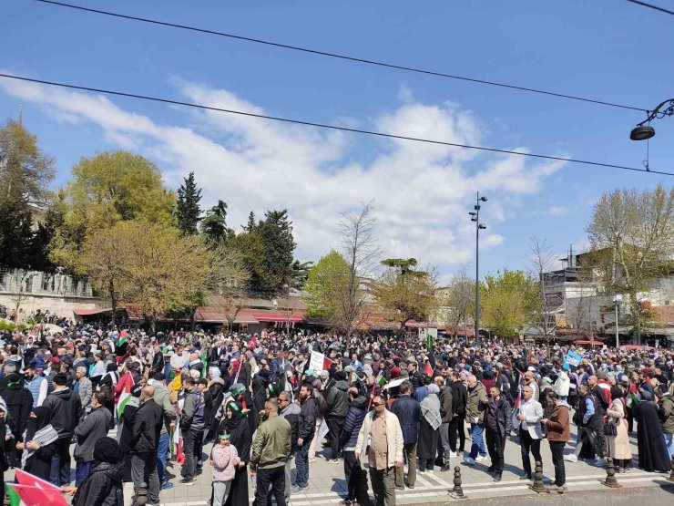 İSTANBUL’DA FİLİSTİN’E DESTEK YÜRÜYÜŞÜ YAPILDI