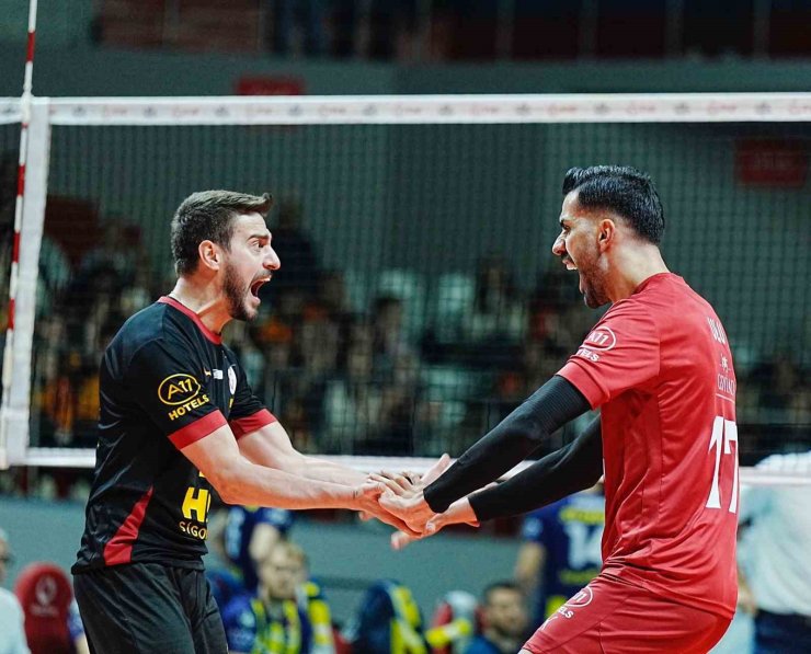 EFELER LİGİ: GALATASARAY: 3 - FENERBAHÇE: 0