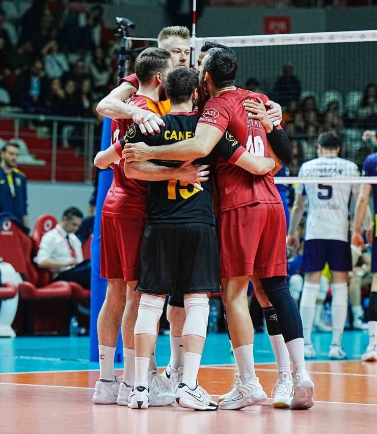 EFELER LİGİ: GALATASARAY: 3 - FENERBAHÇE: 0