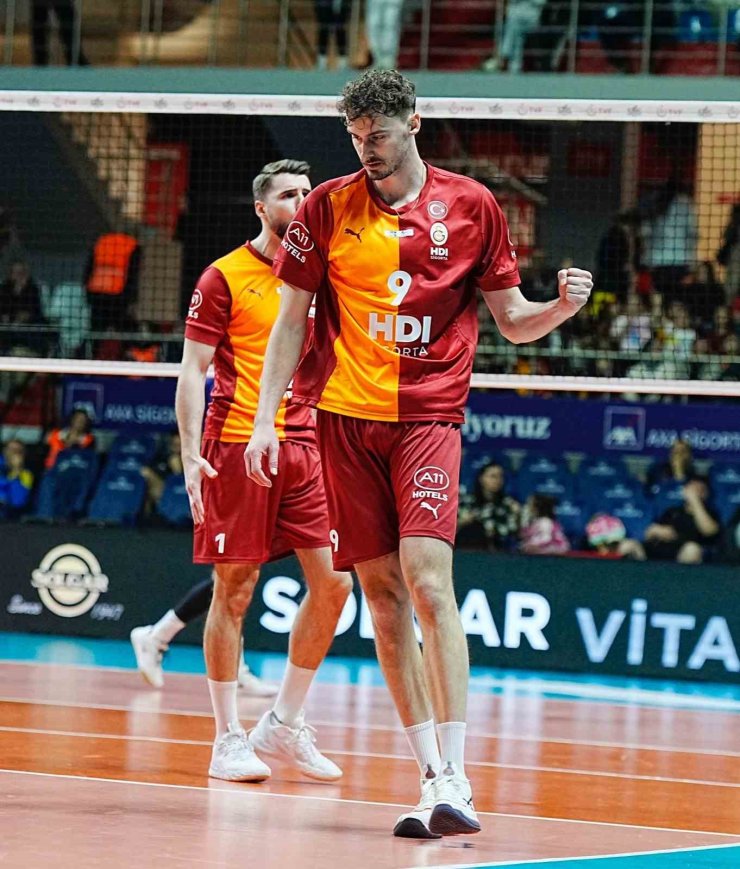 EFELER LİGİ: GALATASARAY: 3 - FENERBAHÇE: 0