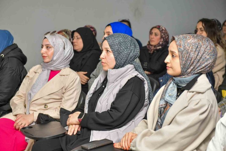 ESENYURT BELEDİYESİ’NDEN KADINLARA AFET BİLİNCİ EĞİTİMİ