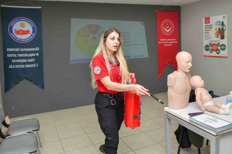 ESENYURT BELEDİYESİ’NDEN KADINLARA AFET BİLİNCİ EĞİTİMİ