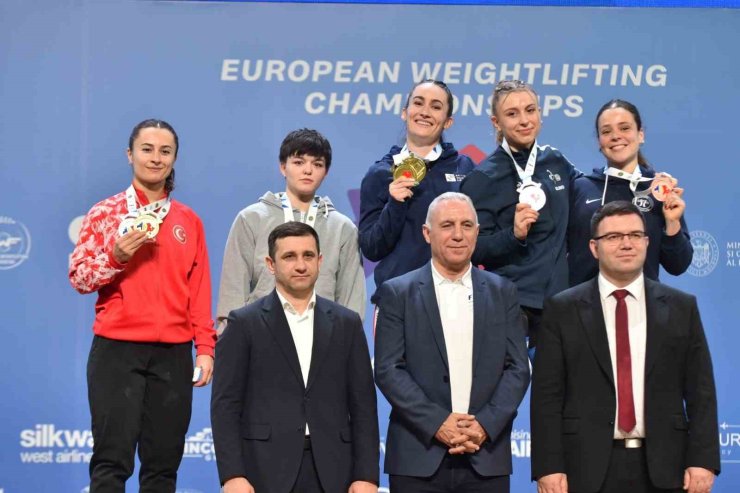 AYSEL ÖZKAN, AVRUPA İKİNCİSİ