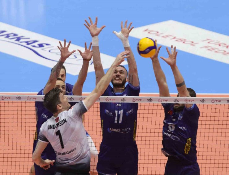 ZİRAAT BANKKART, EFELER LİGİ’NDE FİNALDE