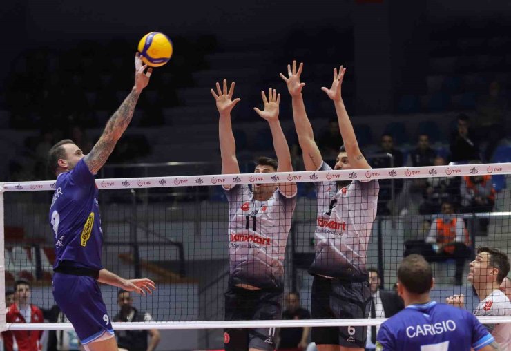 ZİRAAT BANKKART, EFELER LİGİ’NDE FİNALDE