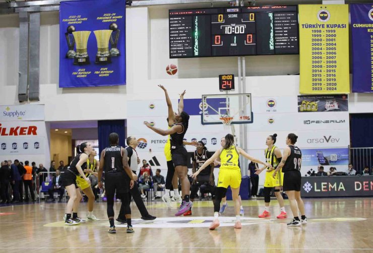 FENERBAHÇE SERİDE 1-0 ÖNE GEÇTİ