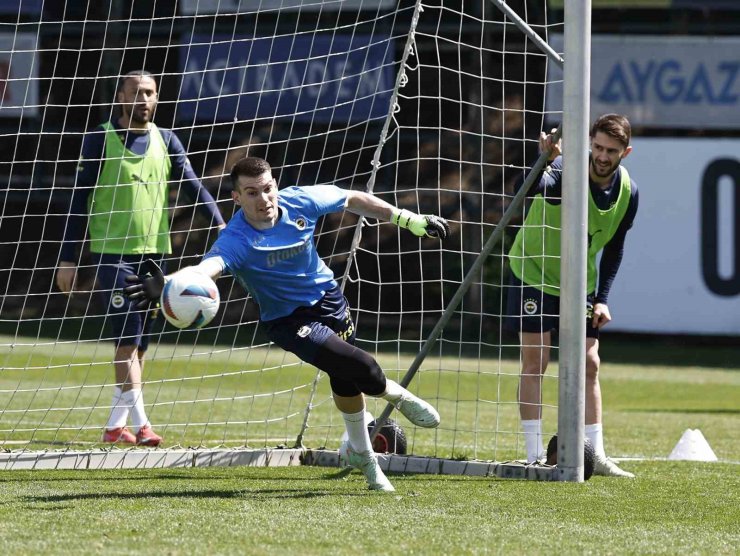 FENERBAHÇE, KAYSERİSPOR MAÇI HAZIRLIKLARINI SÜRDÜRDÜ
