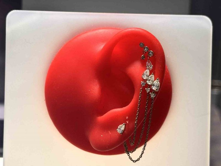 ALTIN VE PIRLANTA TAKILARDA YENİ TRENDLER