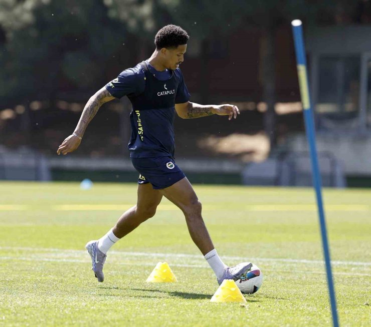 FENERBAHÇE, KAYSERİSPOR MAÇI HAZIRLIKLARINI SÜRDÜRDÜ