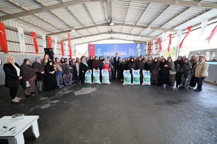 SİLİVRİ’DE TABAN GÜBRESİ DAĞITIM TÖRENİ DÜZENLENDİ