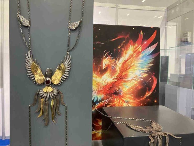 İSTANBUL JEWELRY SHOW’DA ÖĞRENCİLERİN TASARIMLARI STANTLARI SÜSLEDİ
