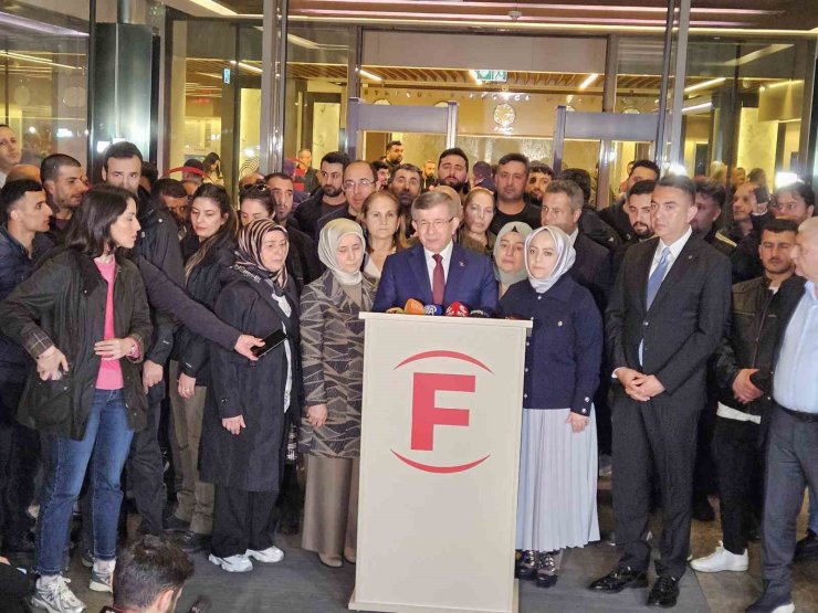 GELECEK PARTİSİ GENEL BAŞKANI DAVUTOĞLU, SIRRI SÜREYYA ÖNDER’İ HASTANEDE ZİYARET ETTİ