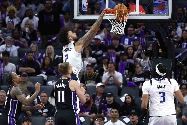 DALLAS MAVERİCKS, SACRAMENTO KİNGS DEPLASMANINDA KAZANDI