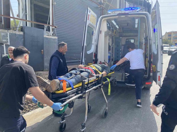 ATAŞEHİR’DE İNŞAAT ALANINDA GÖÇÜK: 3 İŞÇİ KURTARILDI