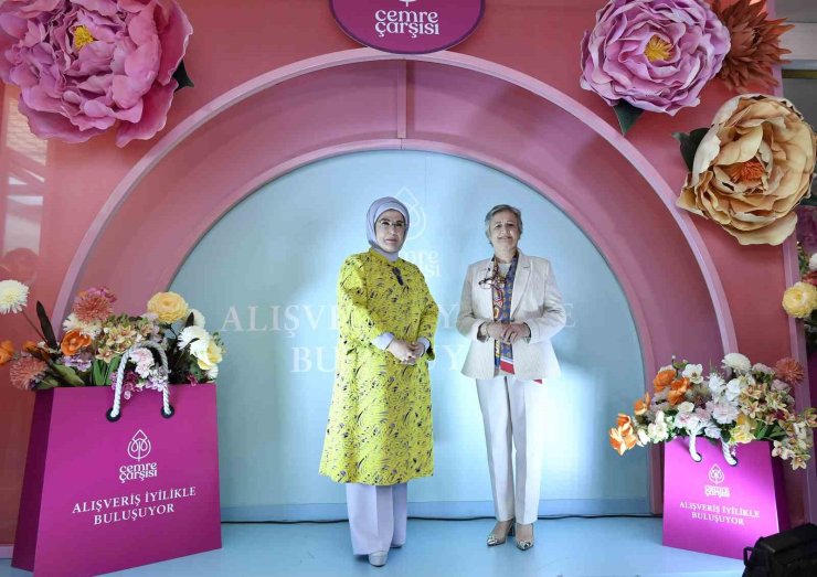 EMİNE ERDOĞAN, TOGEM-DER’İN GELENEKSEL "CEMRE ÇARŞISI"NIN AÇILIŞINA KATILDI